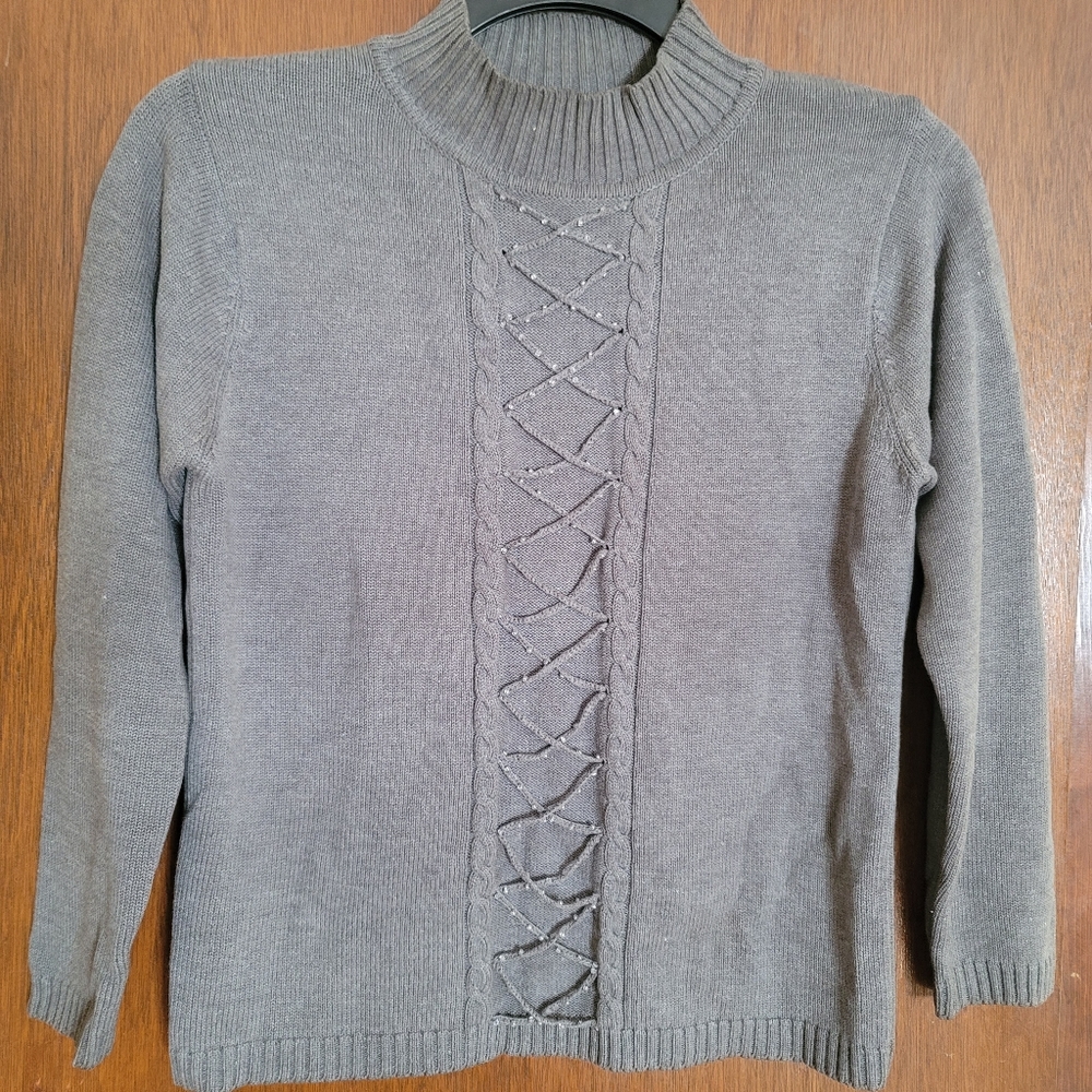 Lady's Long Sleeve Pullover Sweater